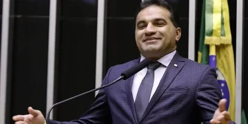 Deputado Josimar Maranhãozinho é alvo de operação da PF por suspeita de desvio de recursos de emendas parlamentares
