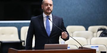 Pesquisa revela alto nível de desconhecimento sobre gestão de Ricardo Couto no Rio de Janeiro
