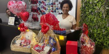 Comerciantes de São Gonçalo se preparam para aumento nas vendas do Dia dos Namorados