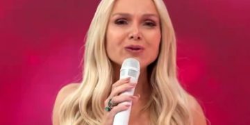 Eliana anuncia pausa do programa devido à Copa do Mundo e agradece aos telespectadores