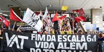 Senadores propõem flexibilizar jornada de trabalho e alterar direitos trabalhistas na PEC 12/26