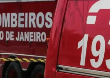 Motociclista morre após colisão com carro na BR-101, em São Gonçalo