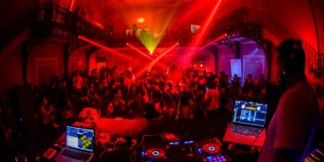 Festa Pessoas do Século Passado celebra Los Hermanos com show e DJ no Jardim Botânico
