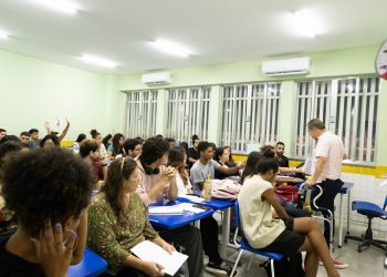 Seis estudantes, incluindo duas mulheres, são classificados para a Escola de Aprizes-Marinheiros em Maricá