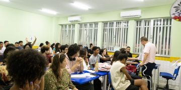Seis estudantes, incluindo duas mulheres, são classificados para a Escola de Aprizes-Marinheiros em Maricá