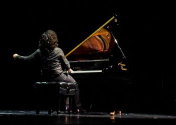 Pianista Lucas Thomazinho apresenta recital na Sala Cecília Meireles em comemoração aos 130 anos do espaço