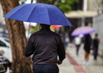 Frente fria traz queda de temperatura e chuva para o Rio de Janeiro