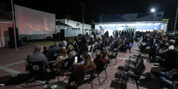 Cine Cordeiro reabre após 40 anos, promovendo acesso à cultura local