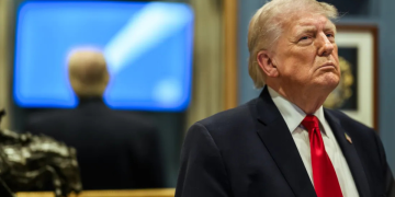 Trump afirma ter assinado acordo de paz provisório com Irã e abrirá Estreito de Ormuz