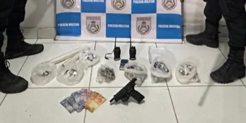 Dupla é presa na Região Praias da Baía com arma, drogas e equipamentos de tráfico