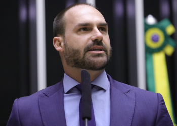 STF condena Eduardo Bolsonaro por coação no processo envolvendo pai ex-presidente Bolsonaro