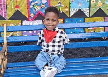 Menino de 8 anos com deficiência física encanta ao participar de quadrilha junina na escola