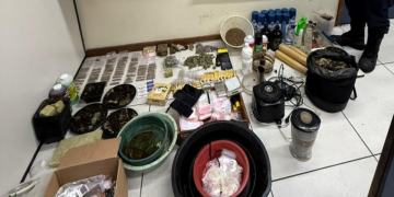 Laboratório caseiro de drogas explode em Copacabana; suspeito é preso ferido