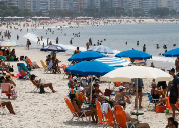 Câmara do Rio aprova Dia do Barraqueiro de Praia em 10 de dezembro