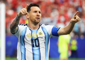 Messi torna-se maior artilheiro da história da Copa ao marcar pela Argentina