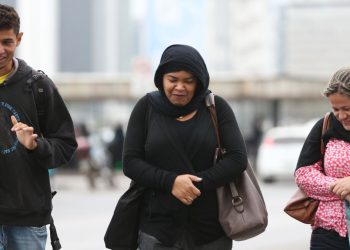 Inverno no Rio deve ter temperaturas acima da média devido ao El Niño, com dias de calor e chuva.