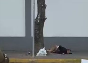 Homem sofre trauma facial após cair em cemitério de Arraial do Cabo