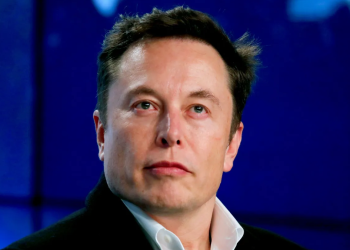 Elon Musk se torna o primeiro trilionário da história após entrada da SpaceX na Nasdaq