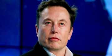 Elon Musk se torna o primeiro trilionário da história após entrada da SpaceX na Nasdaq