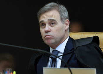 Fachin designa Mendonça como relator de investigação sobre filme da família Bolsonaro