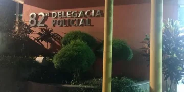 Homem é preso por violência doméstica após agredir companheira em Maricá