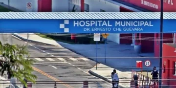 Idosa de 63 anos morre após ser atropelada por caminhão de lixo em Maricá