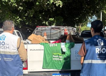 Operação em Ipanema apreende veículos irregulares e remove acampamento na via pública