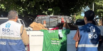 Operação em Ipanema apreende veículos irregulares e remove acampamento na via pública