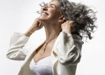 Simone anuncia turnê “Que mulher é essa?!”, explorando nova fase da carreira