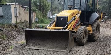 Prefeitura de Maricá realiza ações emergenciais para mitigar efeitos das chuvas em obras de Itaipuaçu
