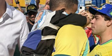 Douglas Ruas destaca planos de segurança e desenvolvimento econômico em caminhada no Rio