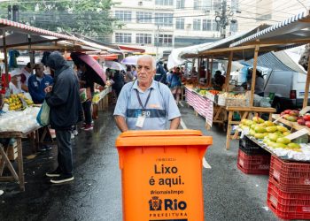 Comlurb lança projeto Feira Limpa na feira do Méier para aprimorar higiene e descarte de resíduos
