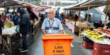 Comlurb lança projeto Feira Limpa na feira do Méier para aprimorar higiene e descarte de resíduos