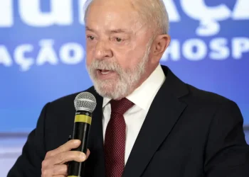 Lula determina viagem de ministro da Defesa à Venezuela para avaliar ajuda após terremotos