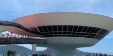 Mutirão de empregos no Terminal Araribóia oferece quase 2 mil vagas para jovens em Niterói