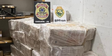 Motorista é preso com mais de 1,6 tonelada de drogas em carreta na BR-277, Cascavel