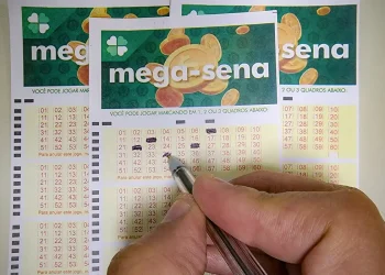 Mega-sena acumula R$ 32 milhões no concurso 3.015 com sorteio às 21h em São Paulo