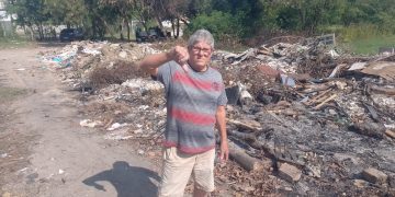 Moradores de São Gonçalo denunciam acúmulo de lixo e riscos sanitários em terreno abandonado