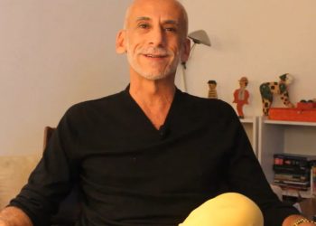 Morre aos 69 anos o cenógrafo Tulé Peake, destaque na estética do cinema brasileiro