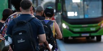 Motoristas de ônibus do Rio entram em greve por tempo indeterminado e ameaçam reduzir frotas