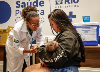 Rio inicia vacinação de crianças de até 5 anos com nova vacina pneumocócica 20-valente