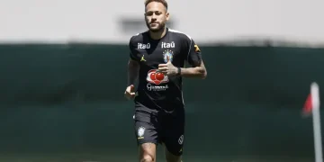 Neymar realiza primeiro treino no campo na preparação para a Copa sem atuar em coletivo