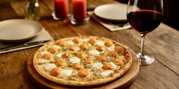 Oliver’s Pizza lança campanha de Dia dos Namorados com experiências interativas e ambientação temática