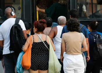 Rio de Janeiro encerra pagamento em dinheiro nos ônibus a partir de domingo