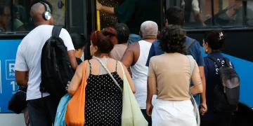 Rio de Janeiro encerra pagamento em dinheiro nos ônibus a partir de domingo