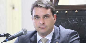 Proposta de Bolsonaro reduz salário mínimo em até 20% com regime flexível de trabalho