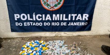 Polícia apreende mais de 370 drogas na Comunidade da Cocada, em Niterói