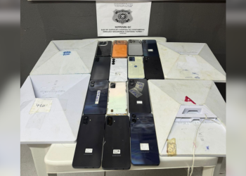 Operação no presídio do Bangu apreende celulares de última geração ligados ao crime organizado