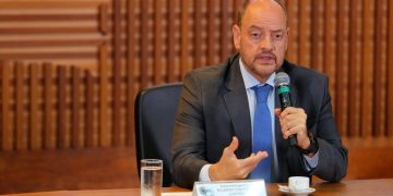 Governador do Rio veta criação de banheiros neutros para evitar segregação social
