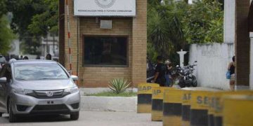 Mulher é flagrada com cocaína escondida na região pélvica ao tentar entrar em presídio no Rio